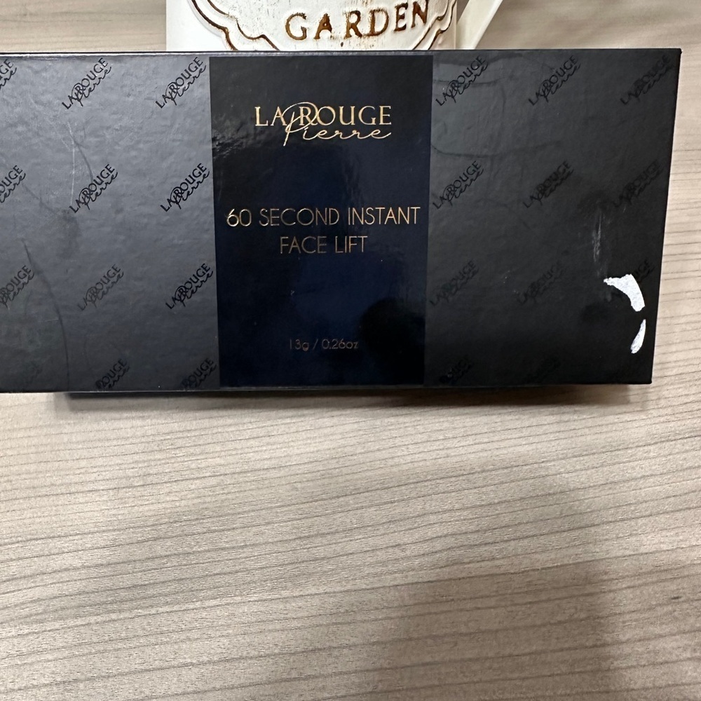 LaRouge Instant Face Lift Tool